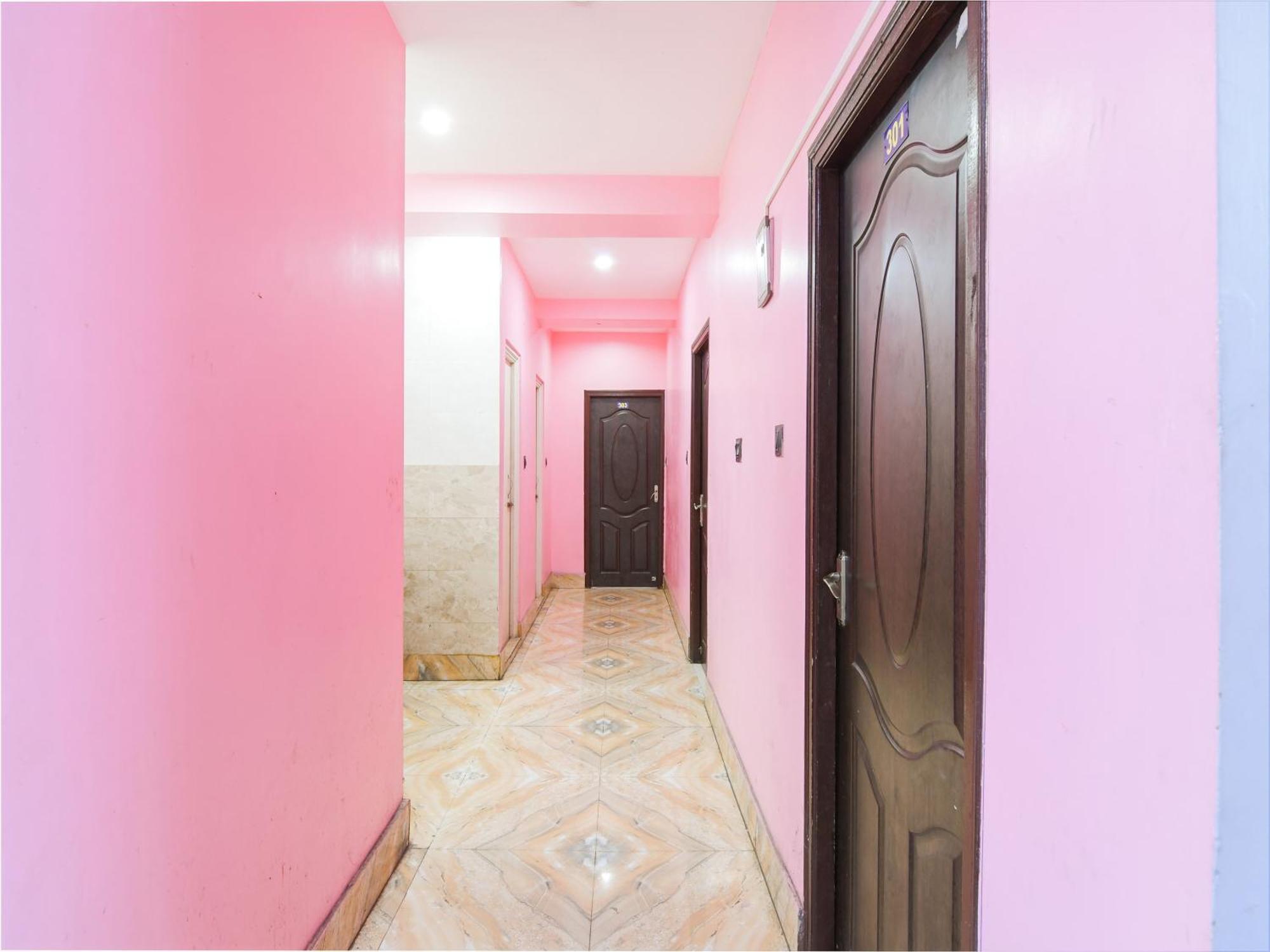 Oyo Flagship Hotel Red Velvet Hugli-Chinsurah Kültér fotó